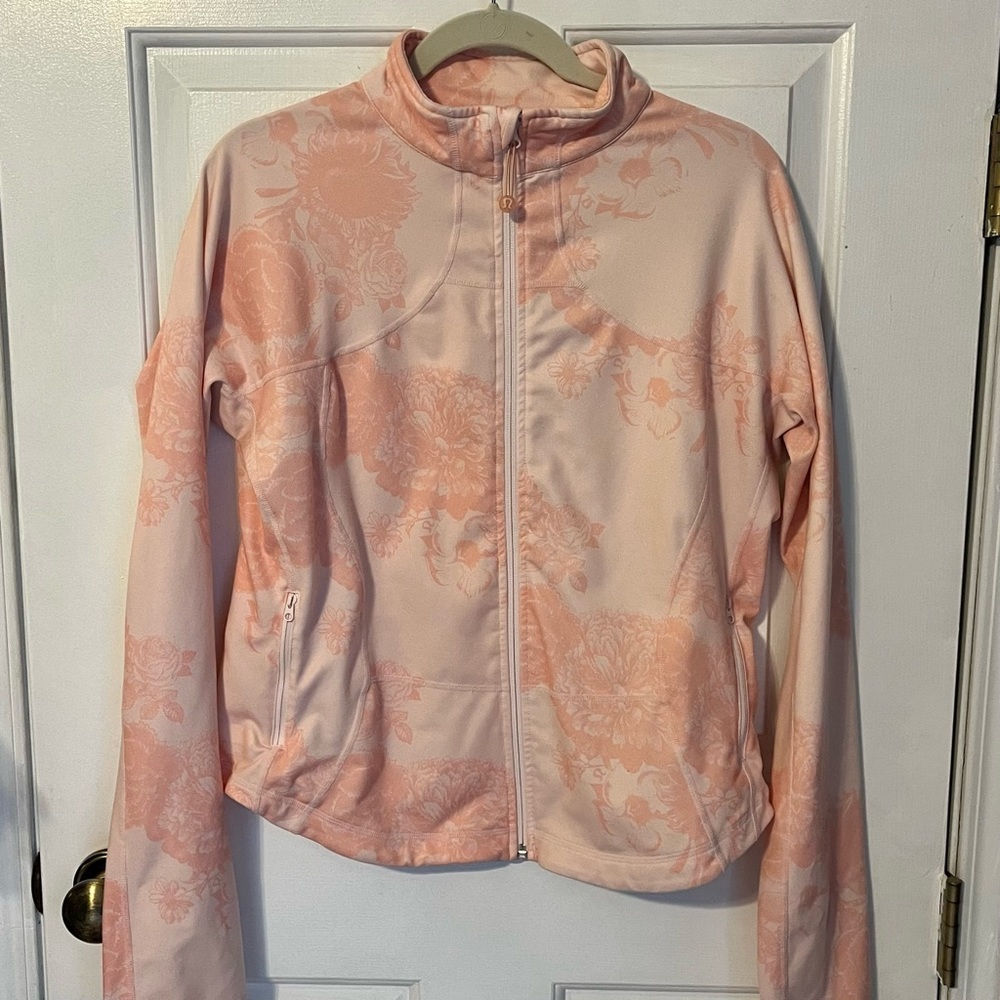 Lululemon Women’s pink toile print athletic jacket, size L